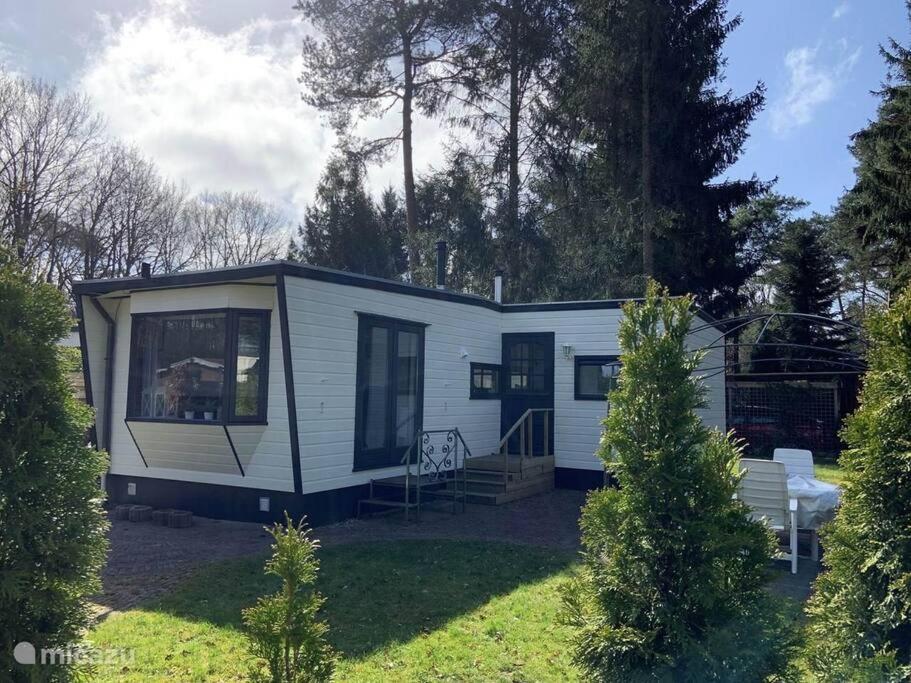 Sfeervol Chalet In Drenthe Bij Het Dwingelderveld Villa Spier Bagian luar foto
