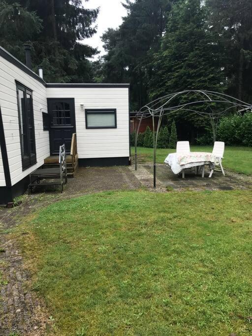 Sfeervol Chalet In Drenthe Bij Het Dwingelderveld Villa Spier Bagian luar foto